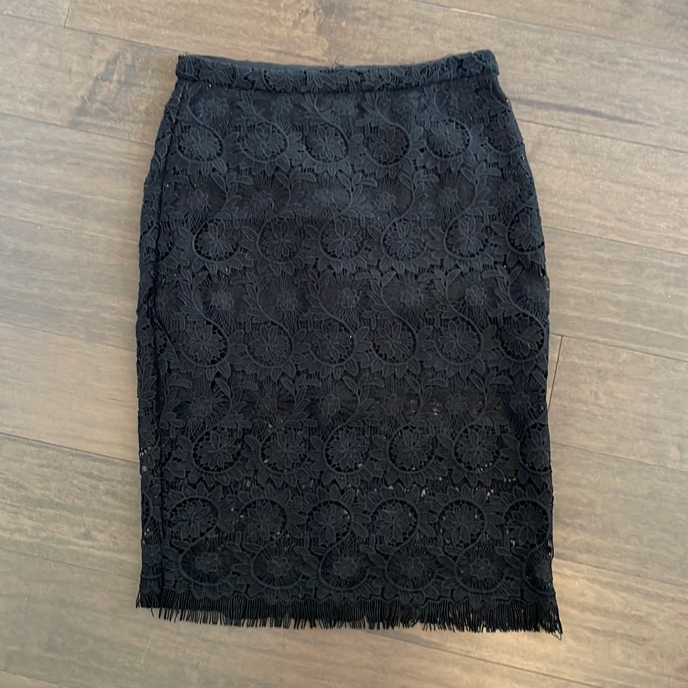 ❤️FOREVER 21❤️Black Lace Midi Skirt